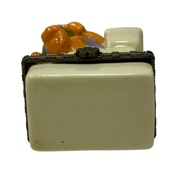 "Bertie Bear on the Loo" Hinged Trinket Box. - Picture 5 of 6